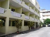 Meridian Inn Oistins Hotel